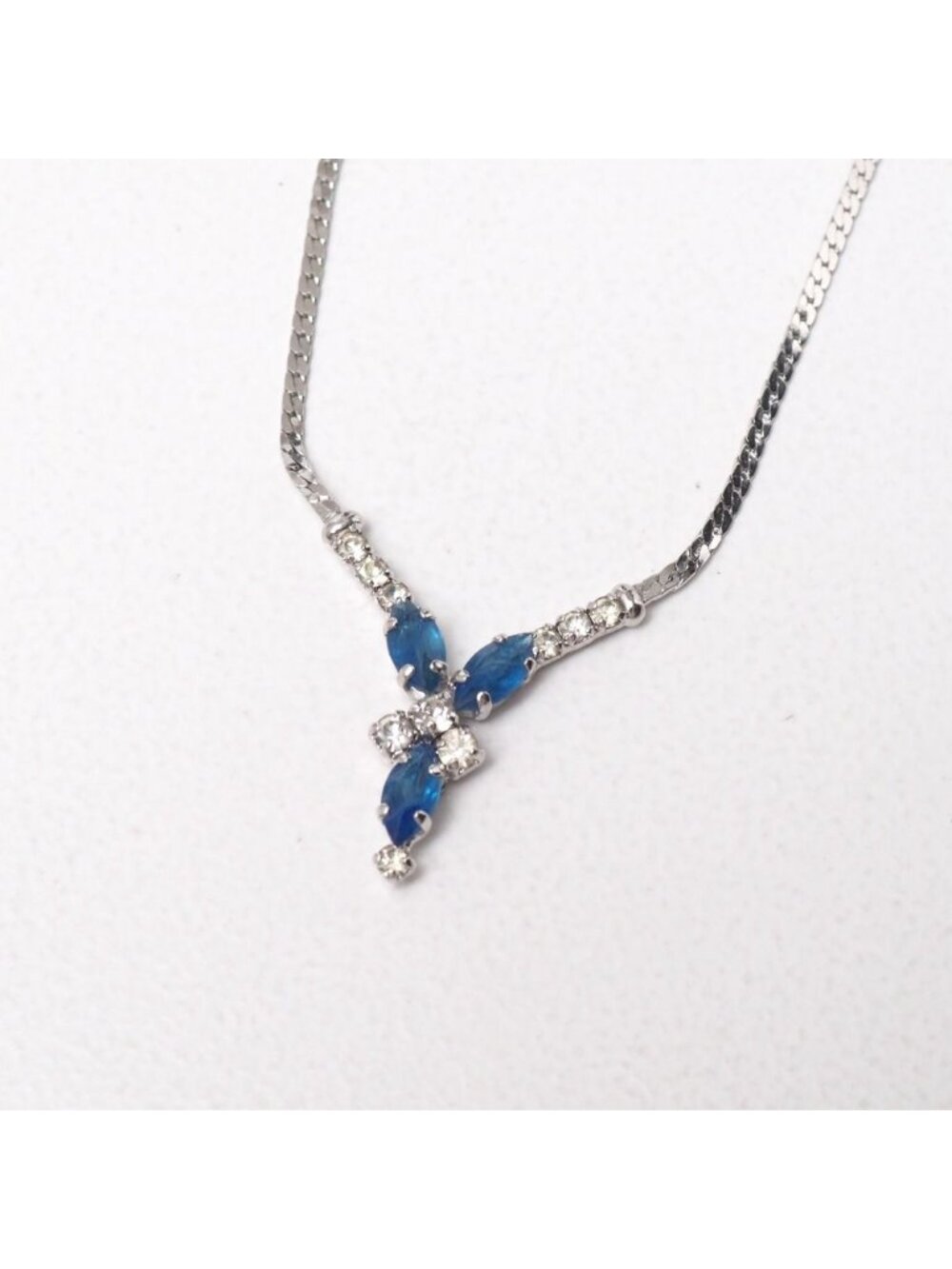 Dior Vintage Necklace Stone Embellishment Crystal Pave Herringbone Chain Choker